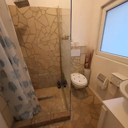 Holzhaus Nationalpark Eifel Hund Willkommen 黑伦塔尔