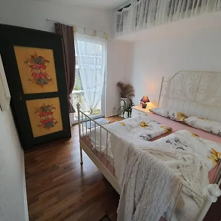 Holzhaus Nationalpark Eifel Hund Willkommen