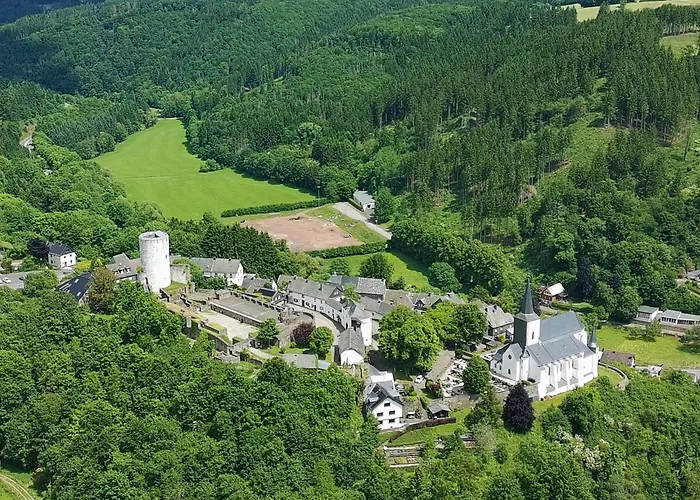 Holzhaus Nationalpark Eifel Hund Willkommen Alpstuga *